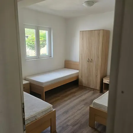 Kuca Za Izdavanje Trebinje